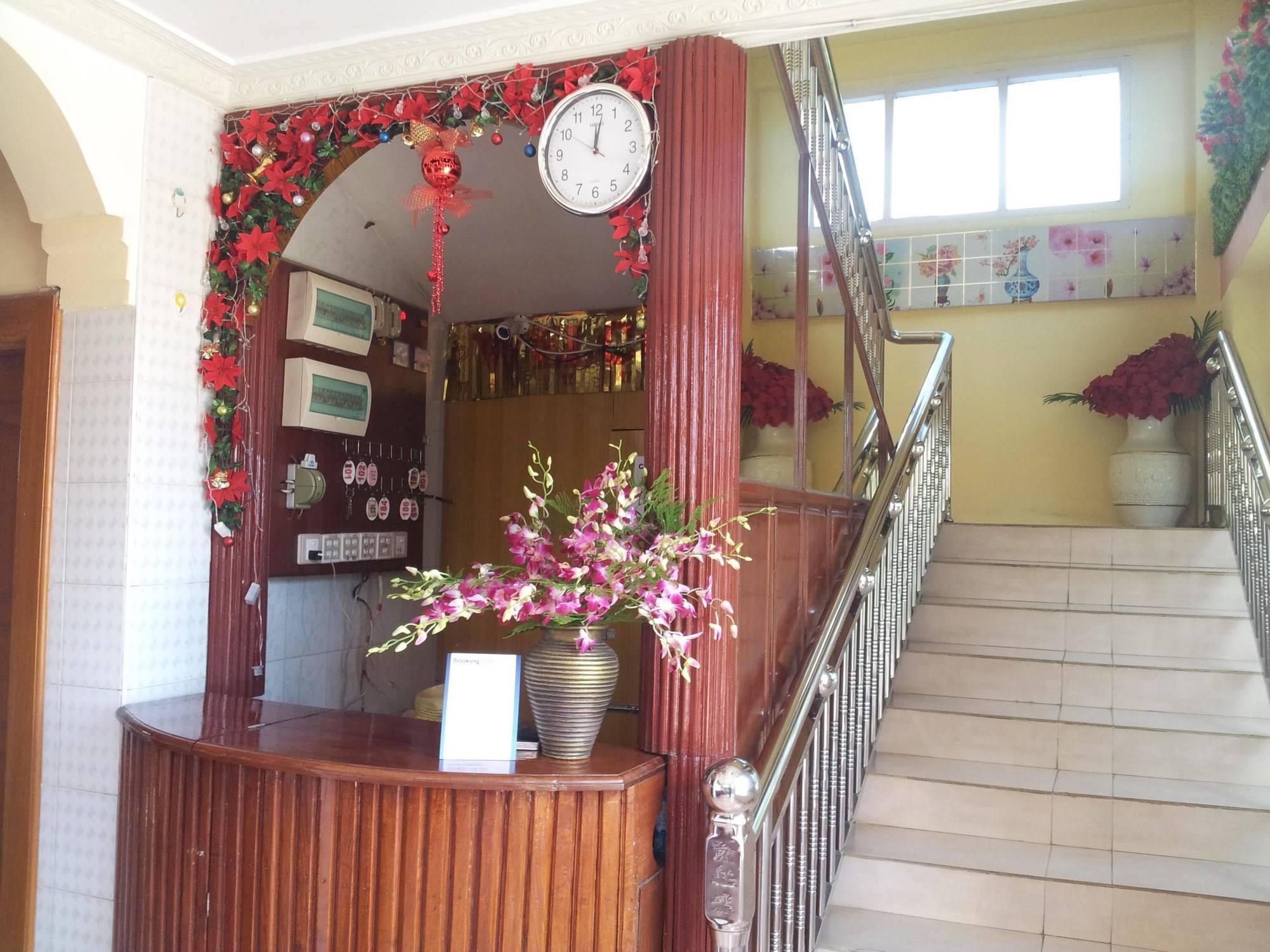 Royal Flower Guest House Pyin Oo Lwin Esterno foto
